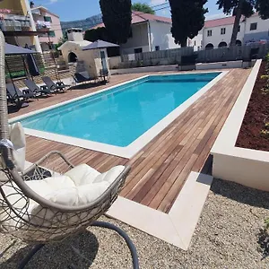 Appartement Mestrovic With Heated Swiming Pool- Near Split